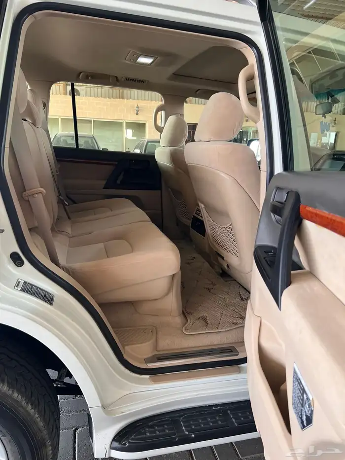 جيب لاندكروزر GXR 2013 8