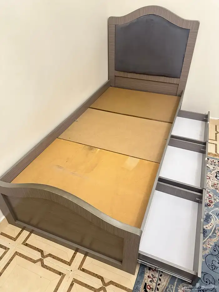 بيع سريرين أو سرير نضيف جدا 1