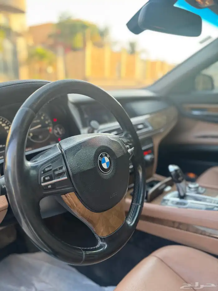 للبيع بي ام دبليو 730 2010 ممشى قليل 9