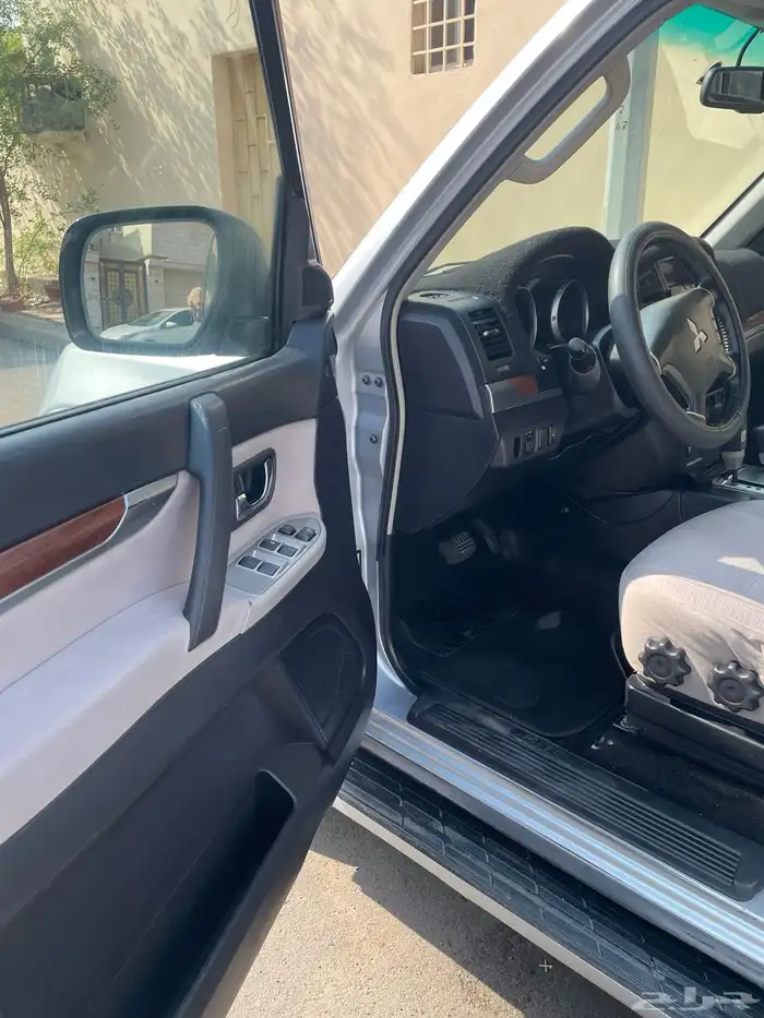 باجيرو 2009 ميتسوبيشي للبيع 6