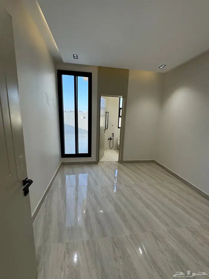 للبيع تاون هاوس علوي ب سعر مميز جدا وامام مرفق 5