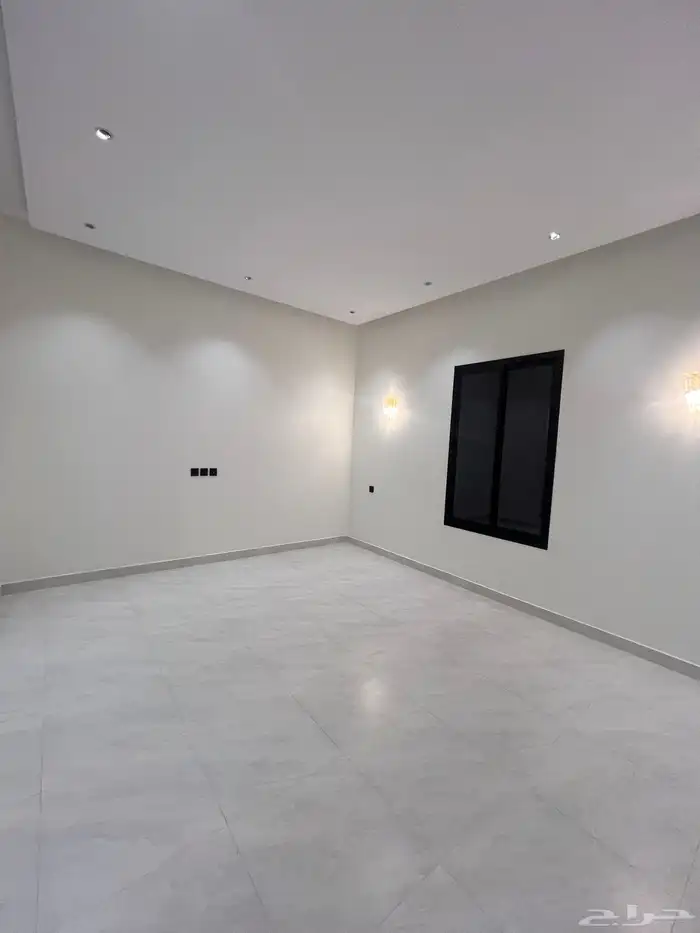 للبيع ارواف ارضية و علوية ابها حي الزهور 12