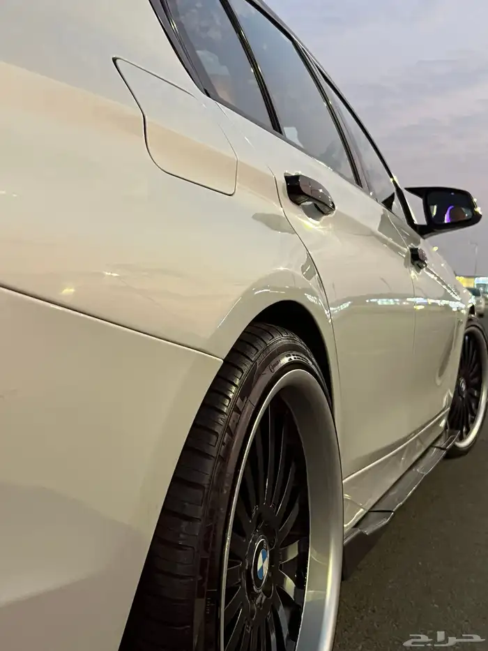 BMW 320i سبورت لاين 13