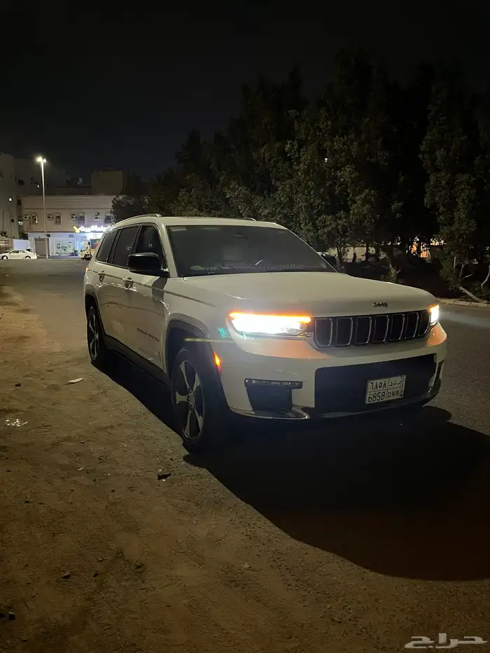 جيب شروكي لمتد 2023 بحالة الوكاله 3