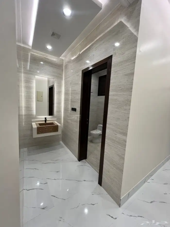 فيلا روف للبيع في ابها المحاله حي الزهور 12