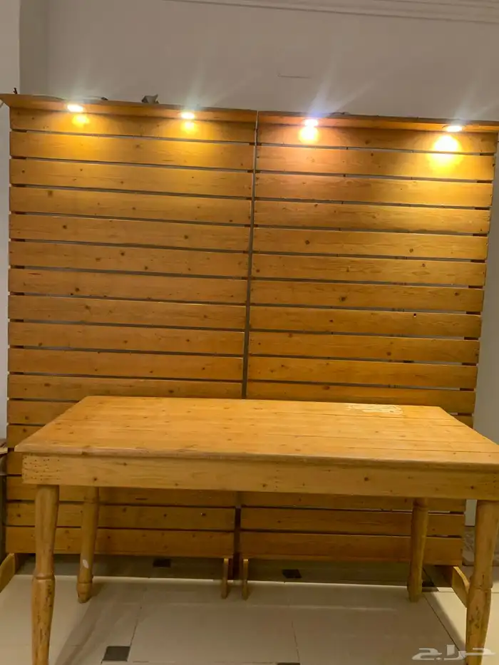 طاولات البيج بيعها 250 تنفع لجميع مناسبات وتيفاني ب200 2