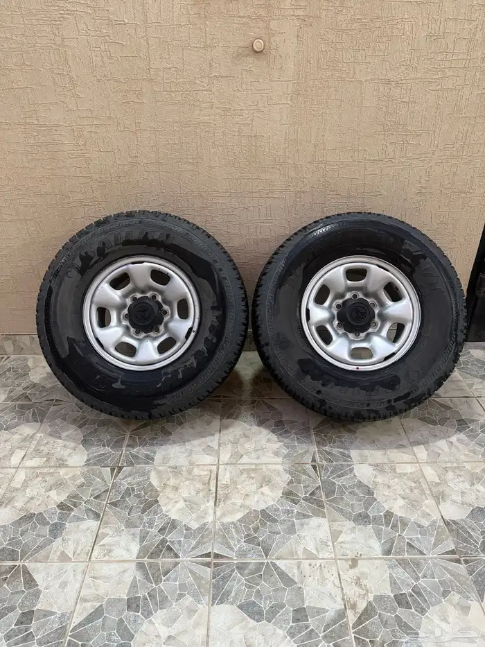 للبيع جنوط وكالة مقاس 15 وكفرات سايلون موديل 2024نظيفة جدا 5