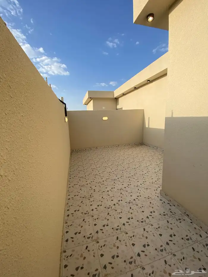 للبيع روف علوي مع ملحق تشطيب فاخر من 670 الف 26