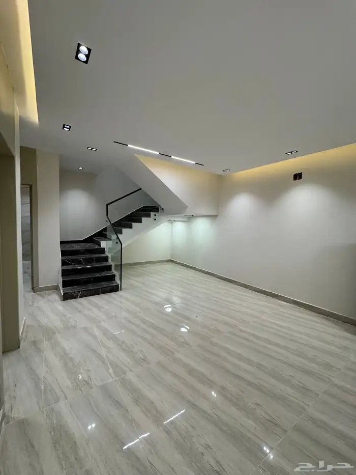 للبيع تاون هاوس علوي ب سعر مميز جدا وامام مرفق 6