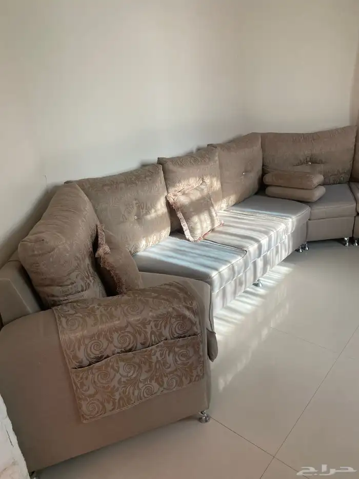 كنب مختصر شكل  سداسي جميل ونظيف 0