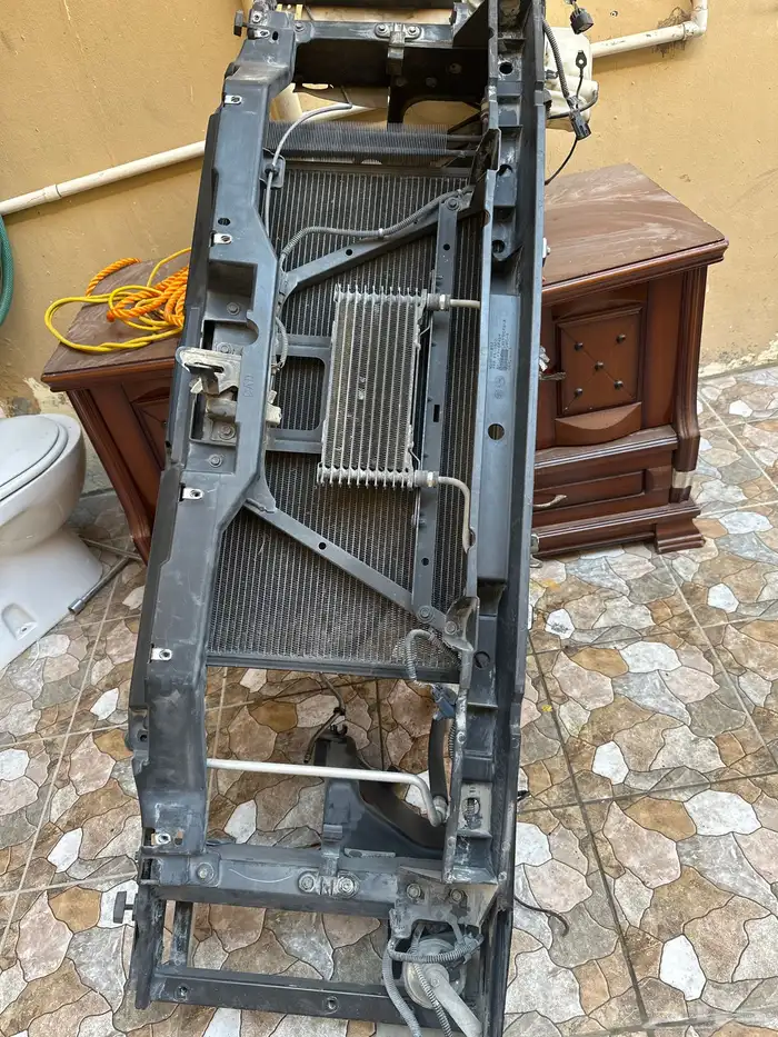 جسر امامي يركب على سوبر يوكن تاهو كل شي اصلي وكالة 6