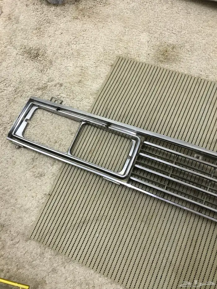 شبك أمامي ددسن 80-83 مستخدم 4