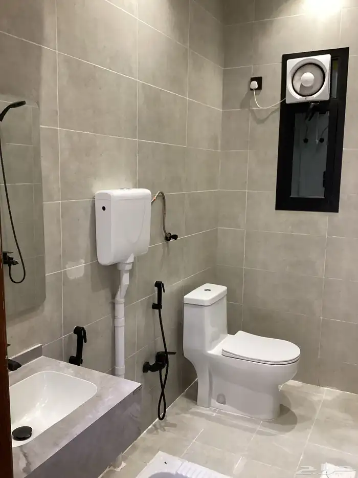 للبيع روف فاخر بتصميم راقي حي هيف أحد رفيدة 23