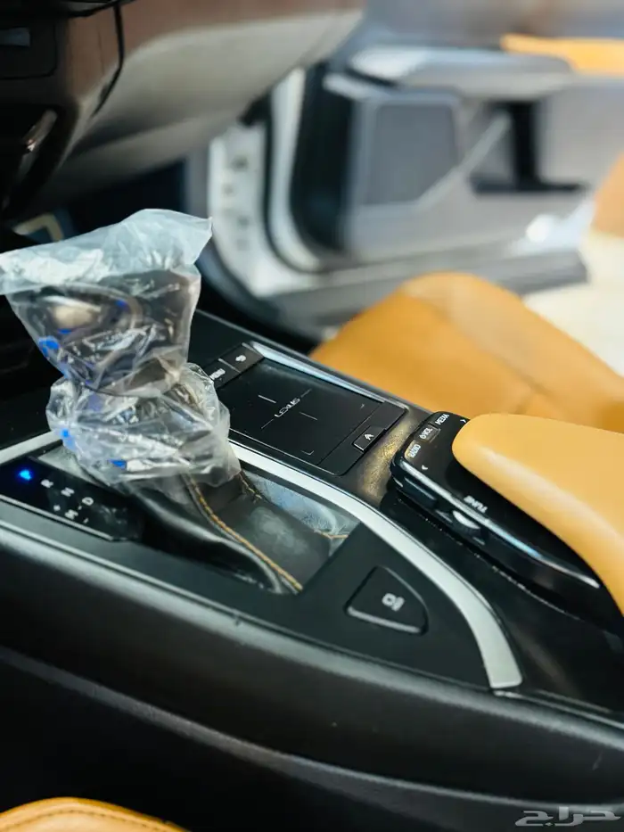 لكزس 2019 UX 200 سعودي ( بحاله ممتازه) 21