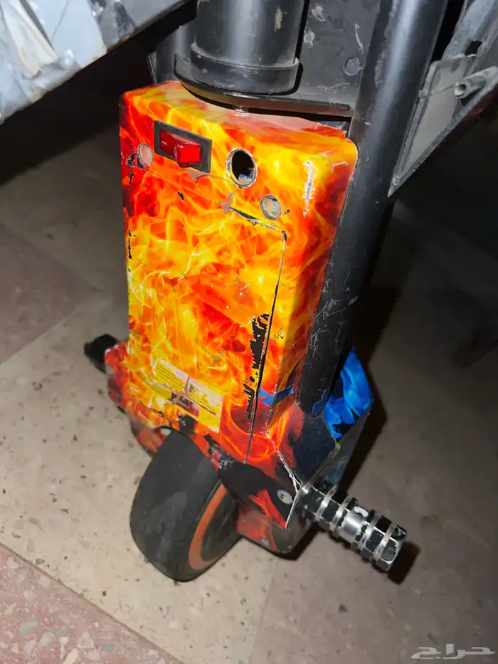 سكوتر للبيع خربان فيه مدخل الشاحن بس 2