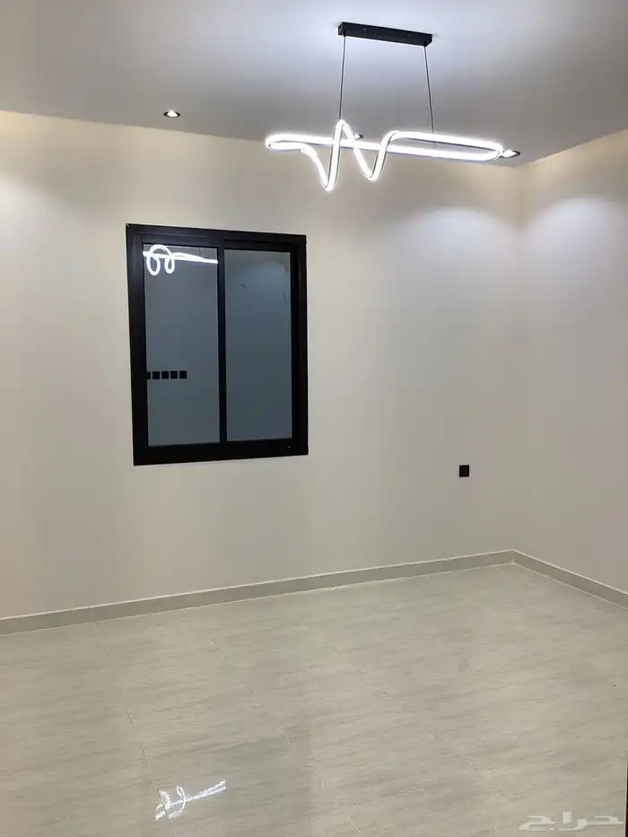 للبيع روف فاخر بتصميم راقي حي هيف أحد رفيدة 9