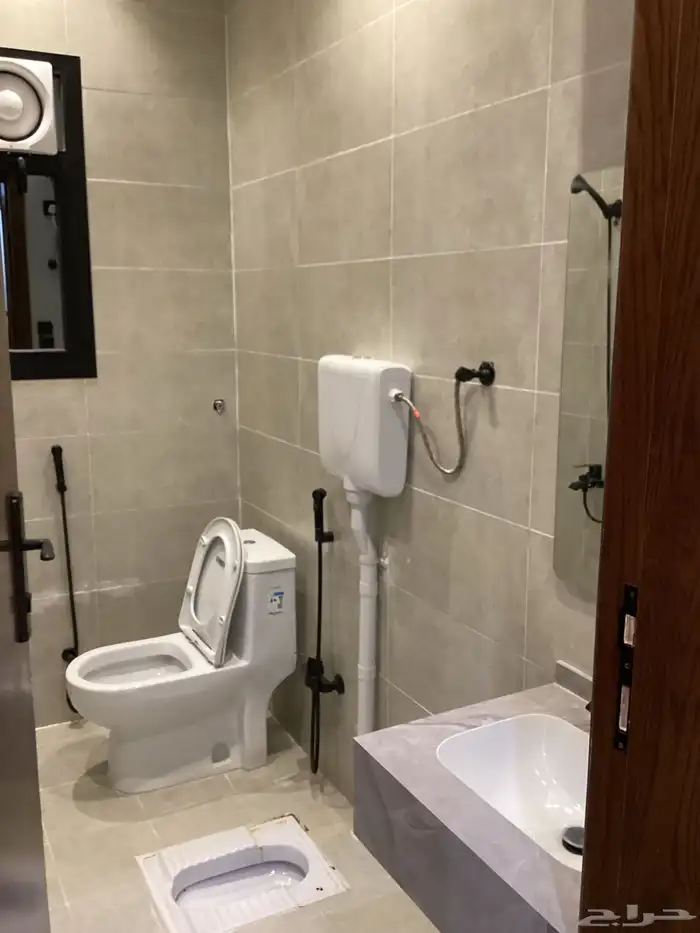 للبيع روف فاخر بتصميم راقي حي هيف أحد رفيدة 16