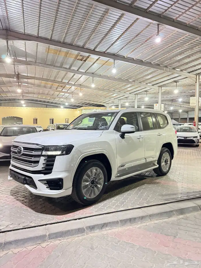 تويوتا لاندكروزر GXR-S بنزين 2025 0