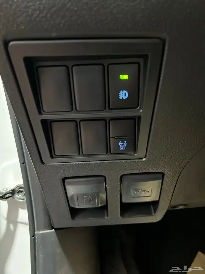 تويوتا   هايلوكس غمارتين دبل بنزين توماتيك2025 جديد 138.000 9