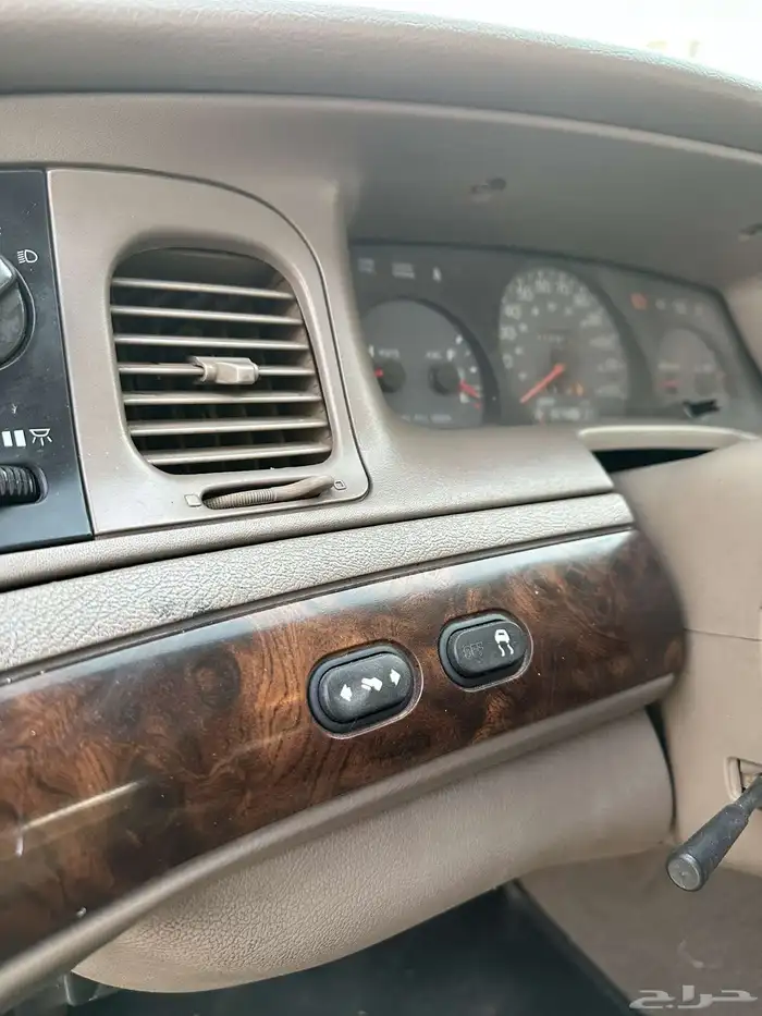 فورد ماركيز 2005 قمة النظافة 8