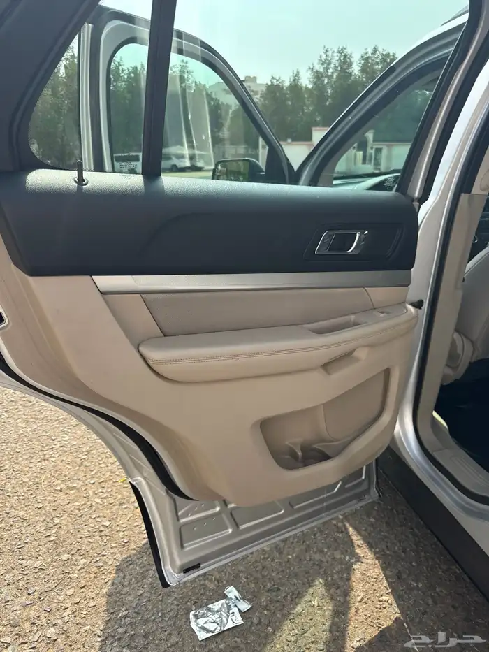 اكسبلورر 2018 نظيف V6 دبل تنفس طبيعي 19