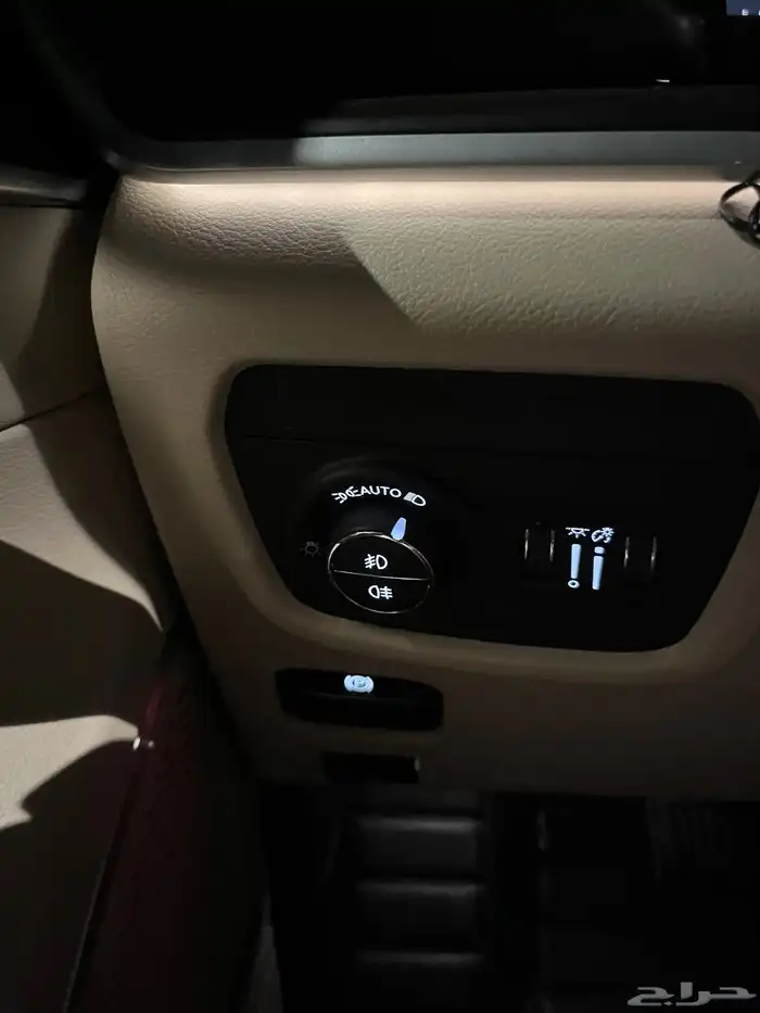 جيب شروكي لمتد 2023 بحالة الوكاله 6