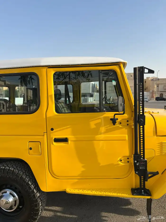 جيب ربع لاندكروزر 1983 مجدد كامل 31