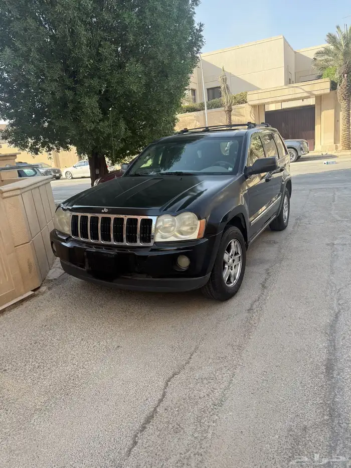 جيب جراند شيروكي لاريدو موديل 2005 للبيع 0