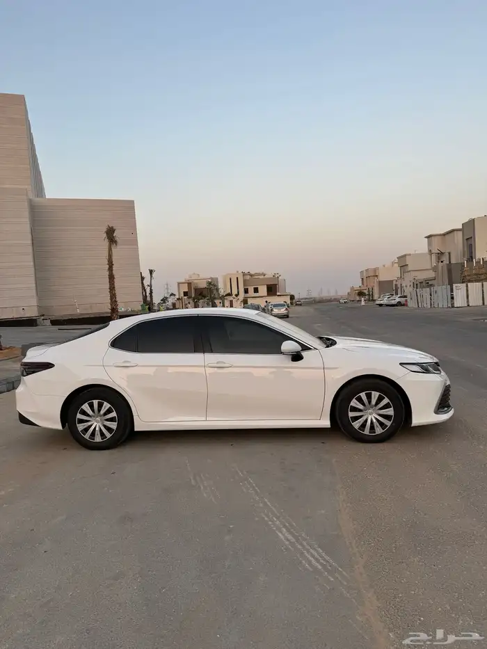 تويوتا كامري 2022 LE 3
