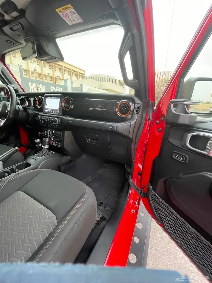 جيب جلاديتور 2021 18