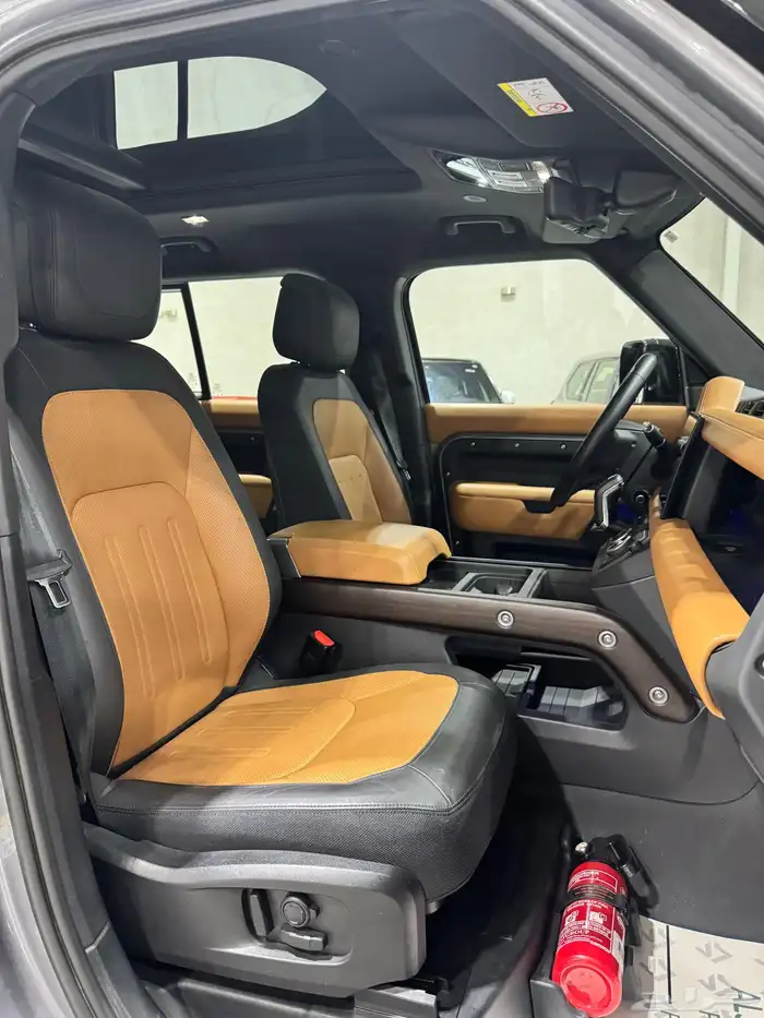 لاندروفر ديفندر X موديل 2024 فل كامل مستعمل . 12