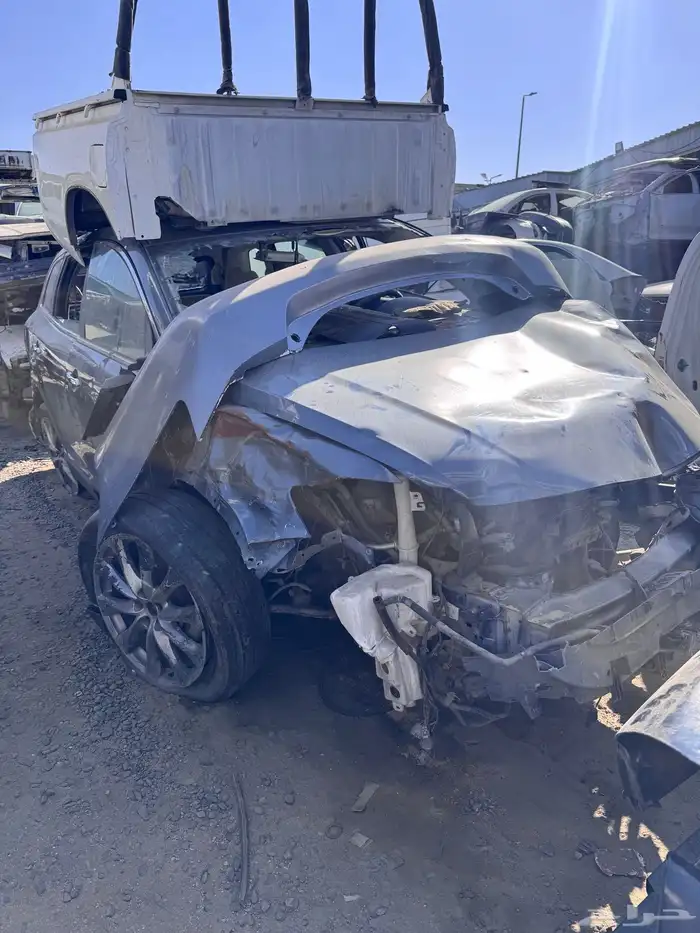 جيب مازدا C-X9 للبيع قطع غيار تشليح فقط . 2