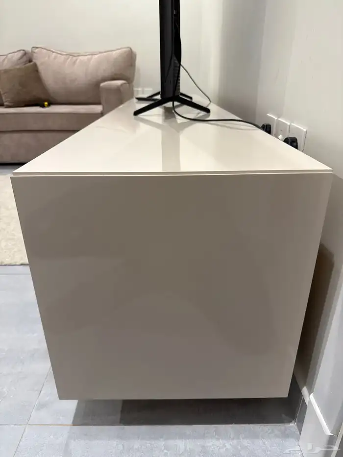 طاولة تلفزيون 2