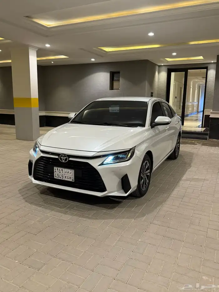 يارس 2024 فل كامل اعلى فئة شرط الفحص بحالة الوكالة 12