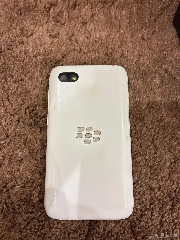 جوال بلاك بيري Q5 نظيف 3