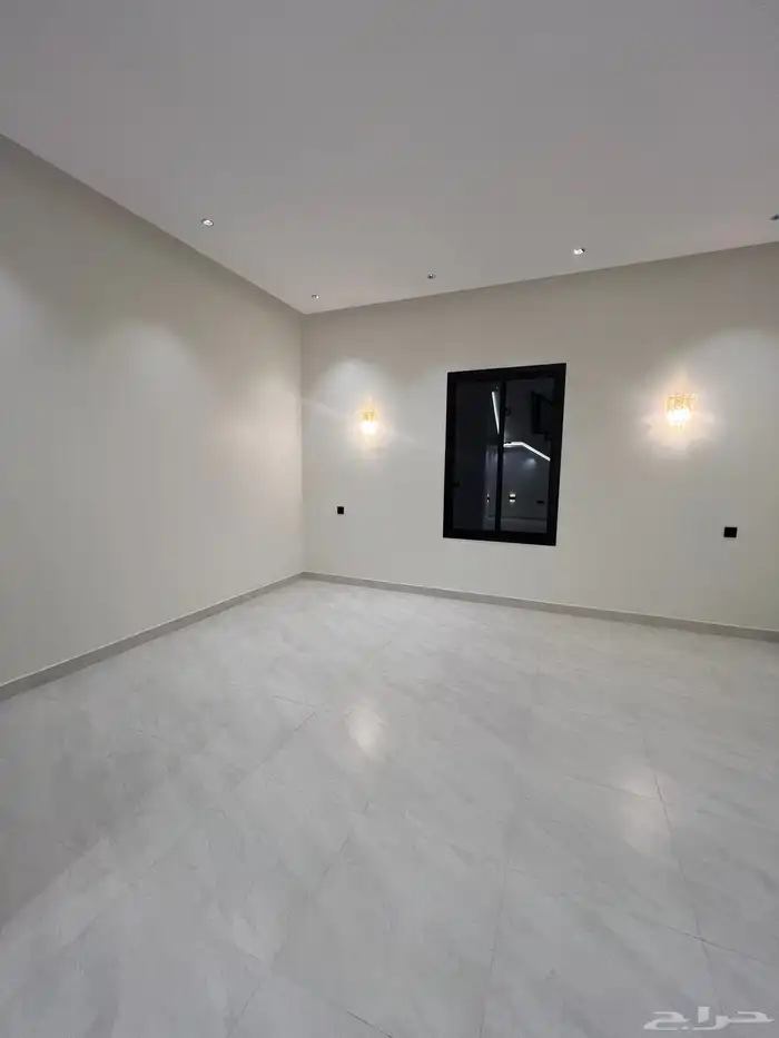 للبيع ارواف ارضية و علوية ابها حي الزهور 7