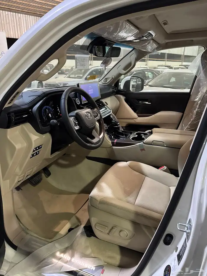 تويوتا لاندكروزر GXR-S بنزين 2025 8