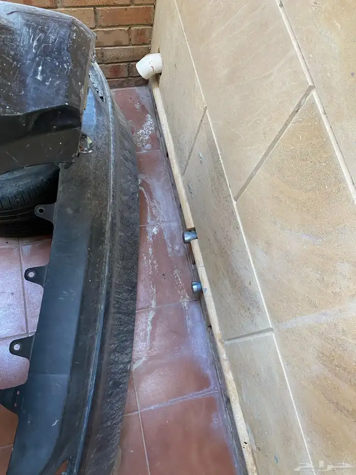 صدام لكزس es 2019 هايبرد و 350 1