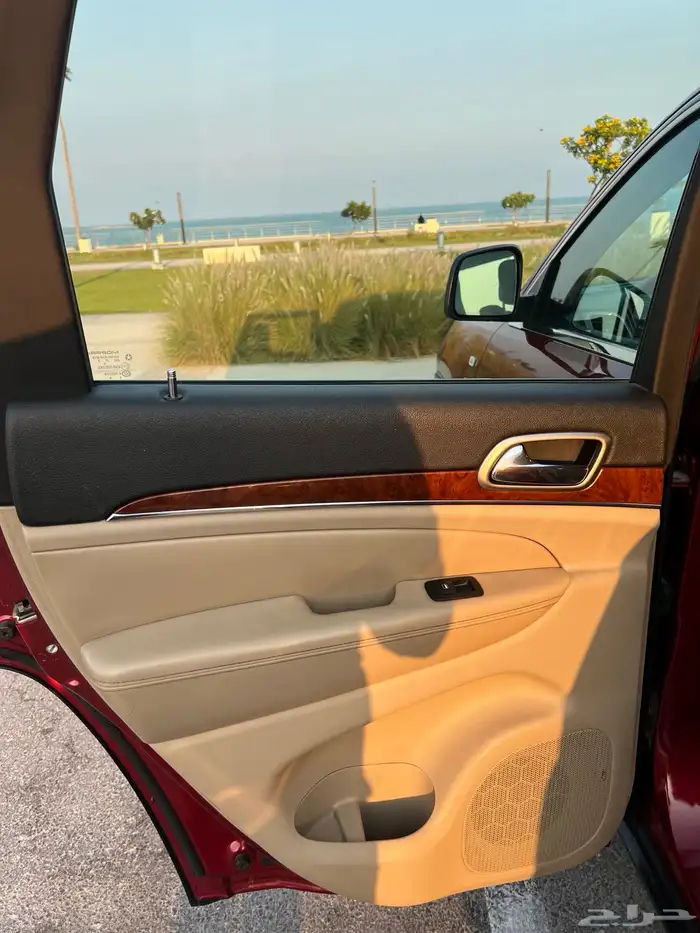 جيب جراند شيروكي ليميتد 2012 ( فابريكا ) ممشي 136 500 كم 26