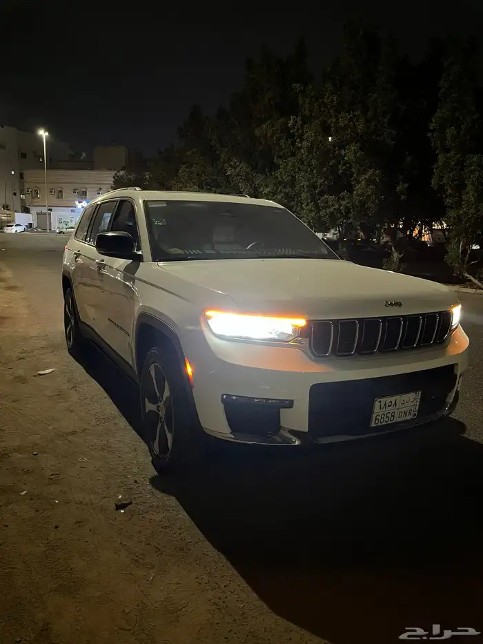 جيب شروكي لمتد 2023 بحالة الوكاله 4