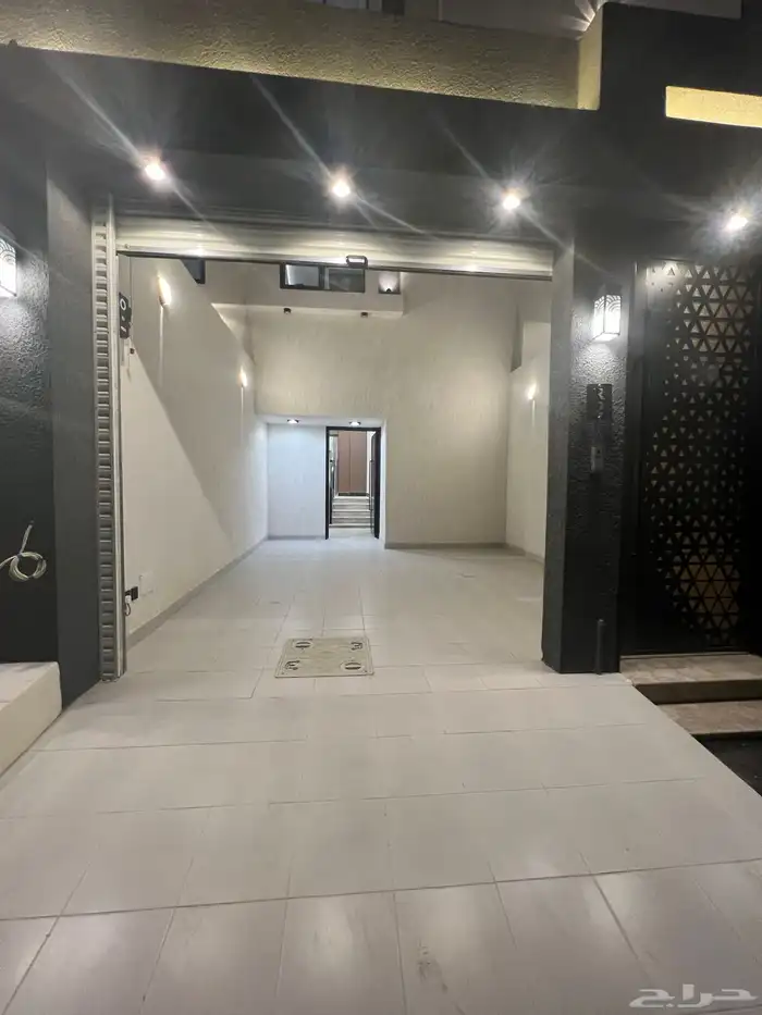 للبيع ارواف ارضية و علوية ابها حي الزهور 1