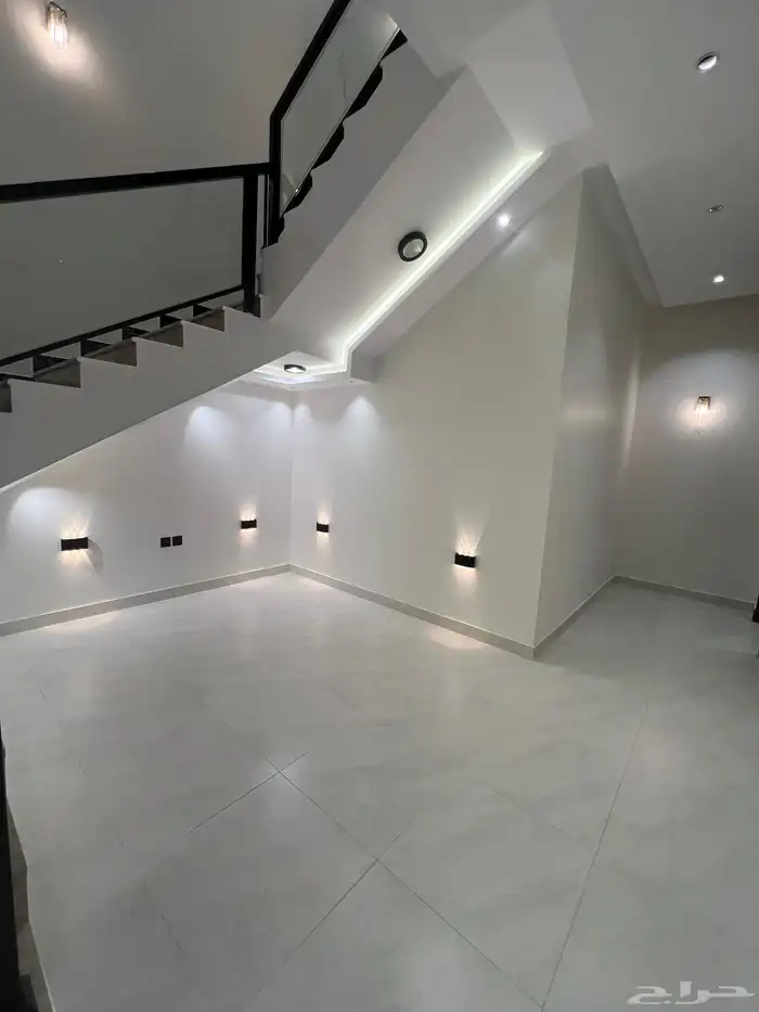 للبيع ارواف ارضية و علوية ابها حي الزهور 9