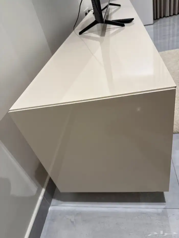 طاولة تلفزيون 1