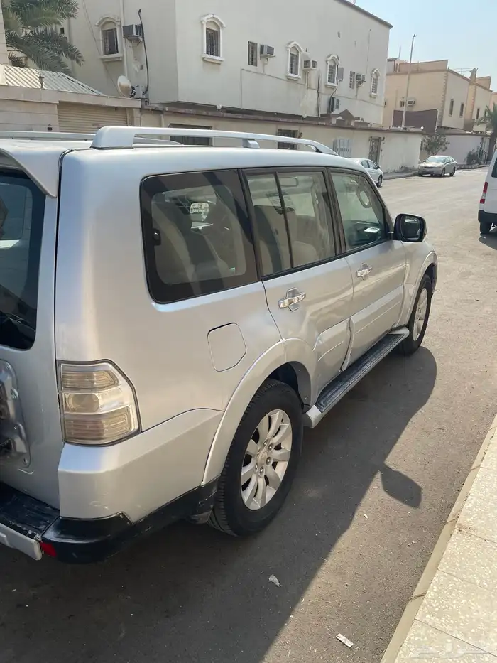 باجيرو 2009 ميتسوبيشي للبيع 3