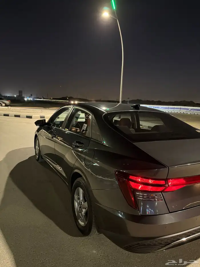 اكسنت 2025 لون رمادي 8