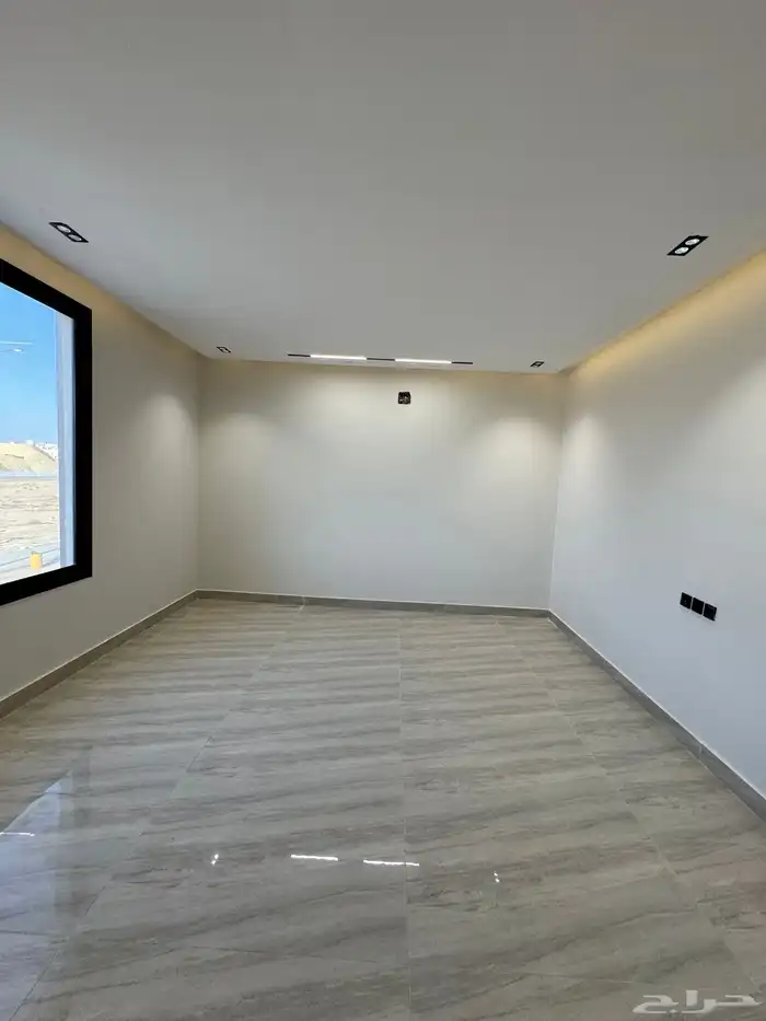 للبيع تاون هاوس علوي ب سعر مميز جدا وامام مرفق 11