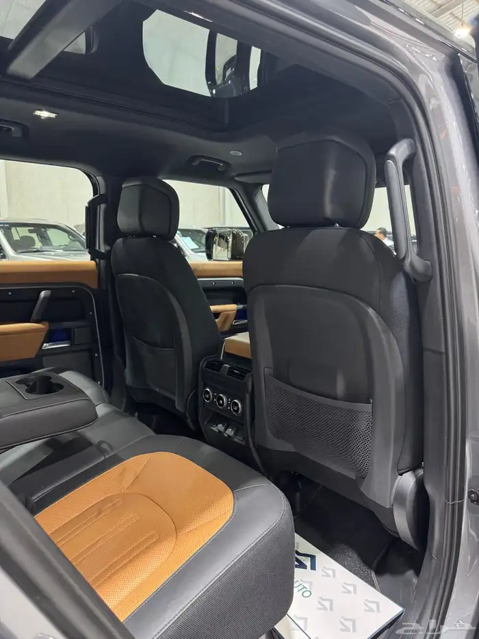 لاندروفر ديفندر X موديل 2024 فل كامل مستعمل . 10