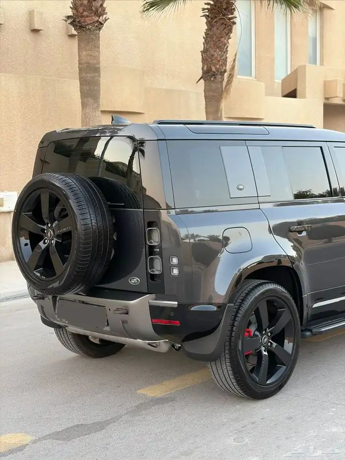 ديفندر اكس داينمك 6 سلندر 2023 (مخزن ماشي 22 الف) تحت الضمان 23