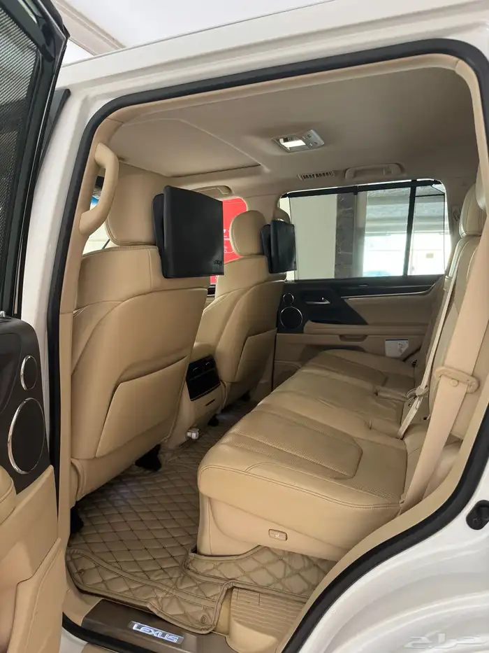 لكزس LX 570 سبورت 2021 أبيض لؤلؤي 8