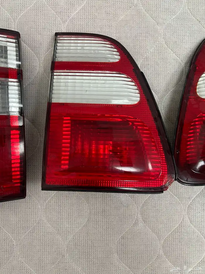 اصطبات لاندكروزر الحد 300 1